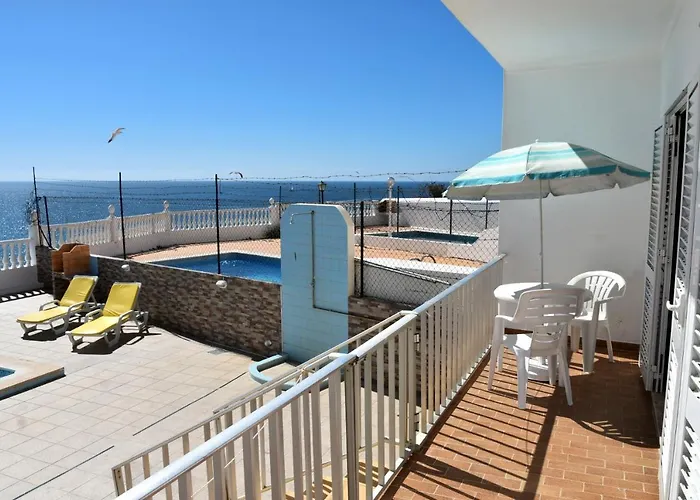 Encosta Do Mar Αλμπουφέιρα