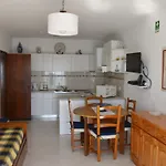 Апартаменти Encosta Do Mar